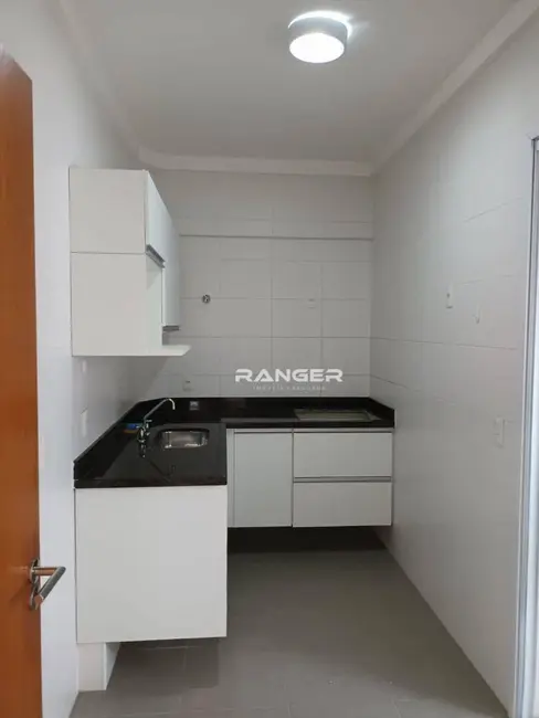Apartamento com 2 quartos para alugar, 60m2 em Gonzaga, Santos - SP - imagem 8 Foto 8 de Apartamento com 2 quartos para alugar, 60m2 em Gonzaga, Santos - SP