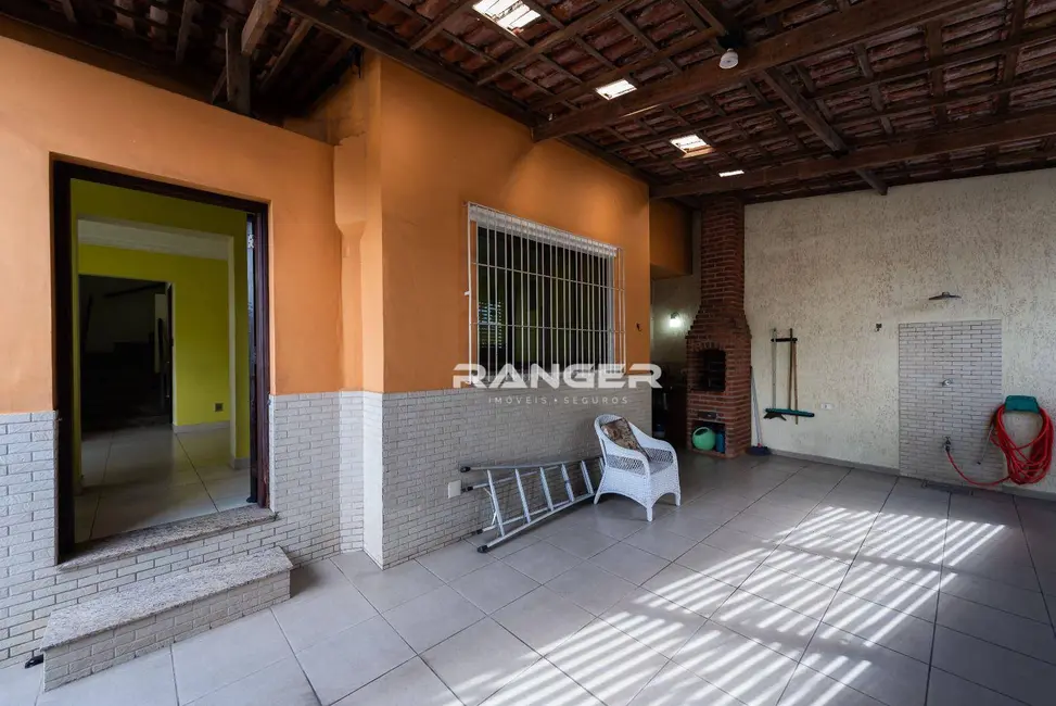 Foto 2 de Casa de Condomínio com 3 quartos para alugar, 220m2 em Embaré, Santos - SP