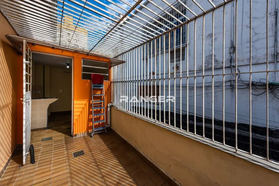 Casa de Condomínio com 3 quartos para alugar, 220m2 em Embaré, Santos - SP - imagem 8 Foto 8 de Casa de Condomínio com 3 quartos para alugar, 220m2 em Embaré, Santos - SP