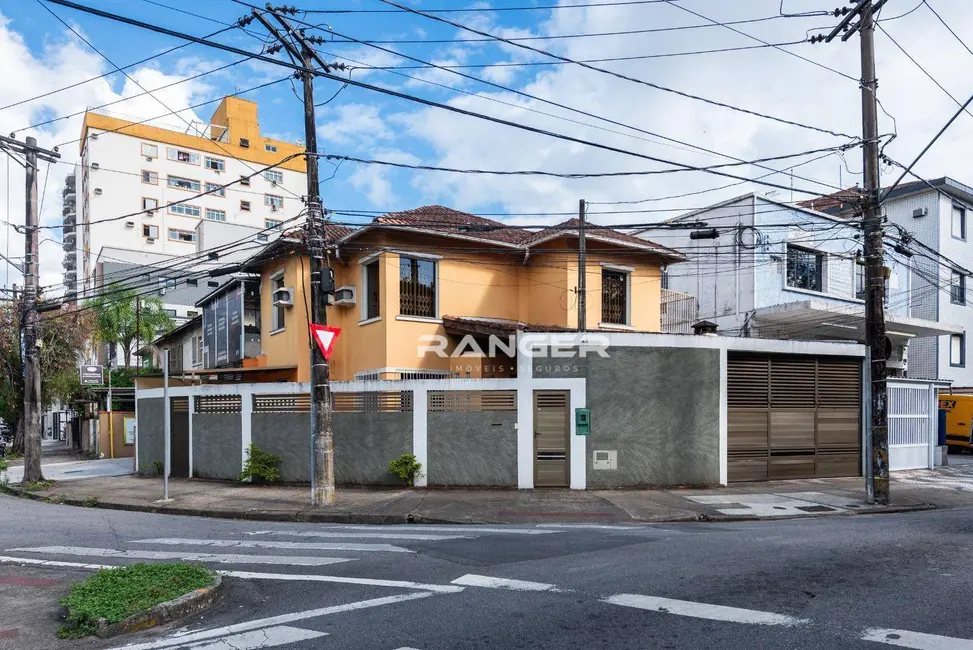 Casa de Condomínio com 3 quartos para alugar, 220m2 em Embaré, Santos - SP - imagem 4 Foto 4 de Casa de Condomínio com 3 quartos para alugar, 220m2 em Embaré, Santos - SP