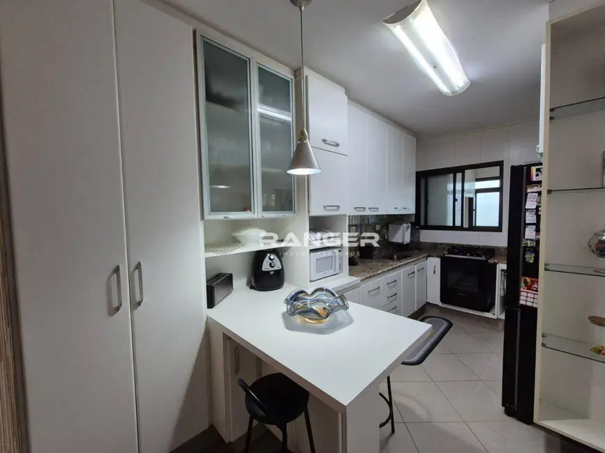 Apartamento com 3 quartos à venda, 104m2 em Marapé, Santos - SP - imagem 4 Foto 4 de Apartamento com 3 quartos à venda, 104m2 em Marapé, Santos - SP