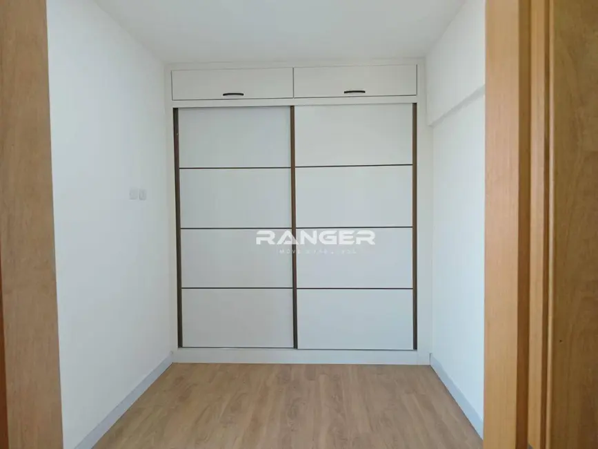 Apartamento com 2 quartos para alugar, 72m2 em Macuco, Santos - SP - imagem 2 Foto 2 de Apartamento com 2 quartos para alugar, 72m2 em Macuco, Santos - SP