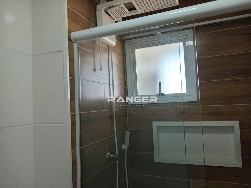 Apartamento com 2 quartos para alugar, 72m2 em Macuco, Santos - SP - imagem 5 Foto 5 de Apartamento com 2 quartos para alugar, 72m2 em Macuco, Santos - SP