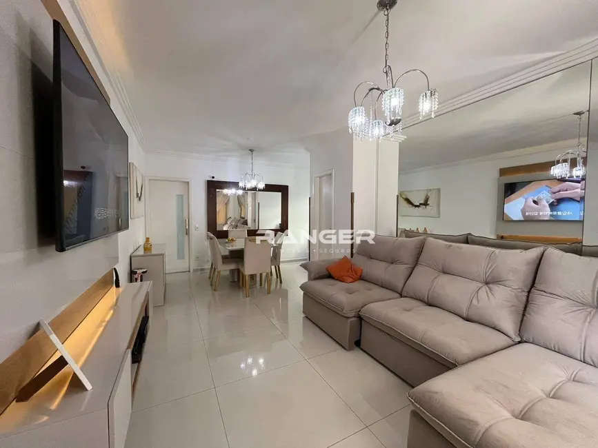 Casa de Condomínio com 4 quartos à venda, 300m2 em Macuco, Santos - SP - imagem 2 Foto 2 de Casa de Condomínio com 4 quartos à venda, 300m2 em Macuco, Santos - SP