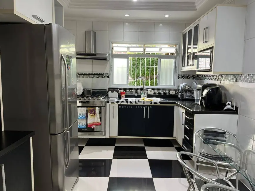 Casa de Condomínio com 4 quartos à venda, 300m2 em Macuco, Santos - SP - imagem 5 Foto 5 de Casa de Condomínio com 4 quartos à venda, 300m2 em Macuco, Santos - SP