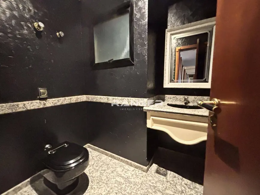 Apartamento com 3 quartos para alugar, 330m2 em Pompéia, Santos - SP - imagem 6 Foto 6 de Apartamento com 3 quartos para alugar, 330m2 em Pompéia, Santos - SP