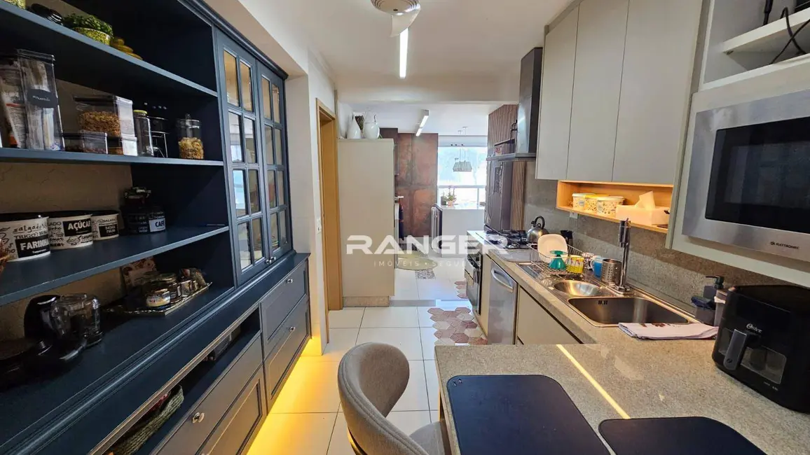 Apartamento com 3 quartos à venda, 122m2 em Gonzaga, Santos - SP - imagem 9 Foto 9 de Apartamento com 3 quartos à venda, 122m2 em Gonzaga, Santos - SP