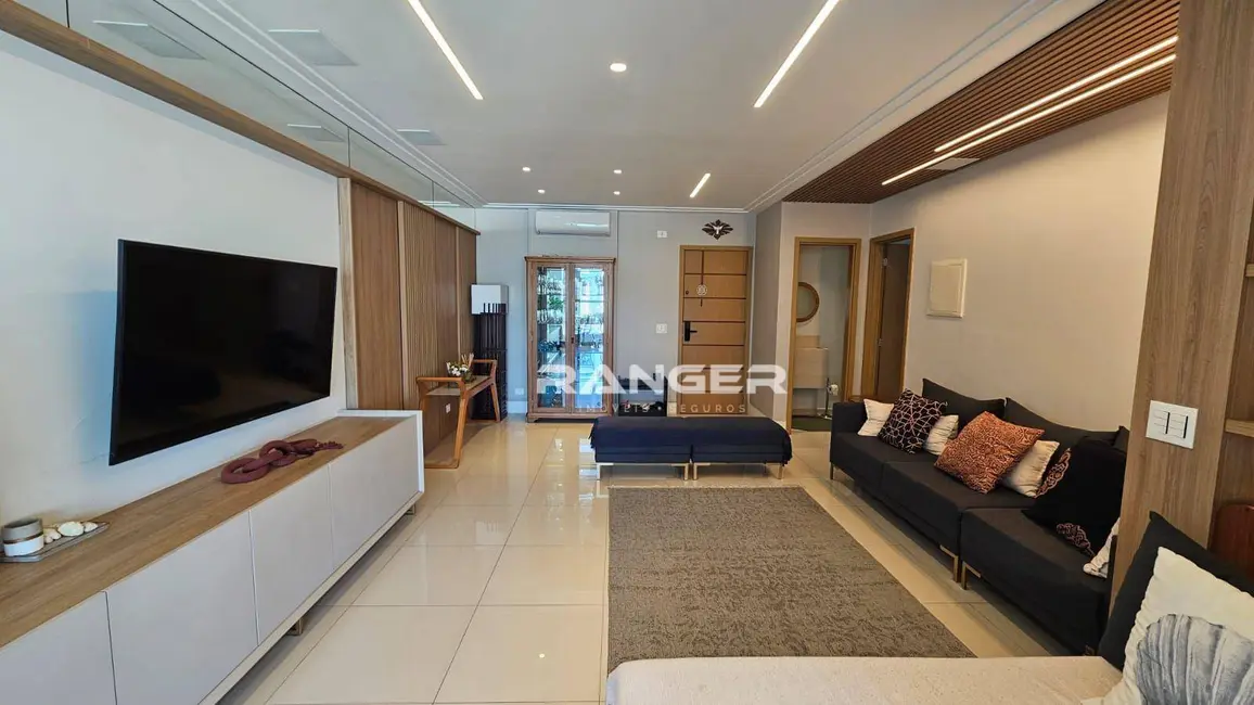 Apartamento com 3 quartos à venda, 122m2 em Gonzaga, Santos - SP - imagem 2 Foto 2 de Apartamento com 3 quartos à venda, 122m2 em Gonzaga, Santos - SP