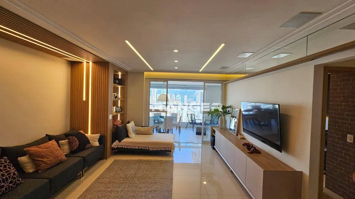 Apartamento com 3 quartos à venda, 122m2 em Gonzaga, Santos - SP - imagem 1 Foto 1 de Apartamento com 3 quartos à venda, 122m2 em Gonzaga, Santos - SP