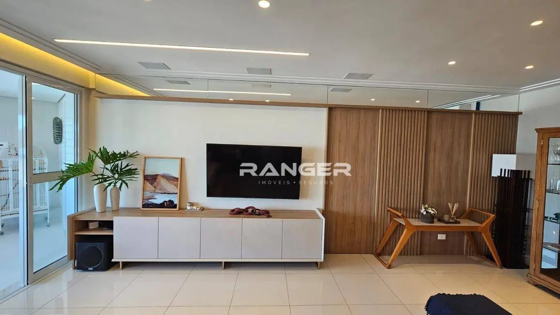 Apartamento com 3 quartos à venda, 122m2 em Gonzaga, Santos - SP - imagem 3 Foto 3 de Apartamento com 3 quartos à venda, 122m2 em Gonzaga, Santos - SP