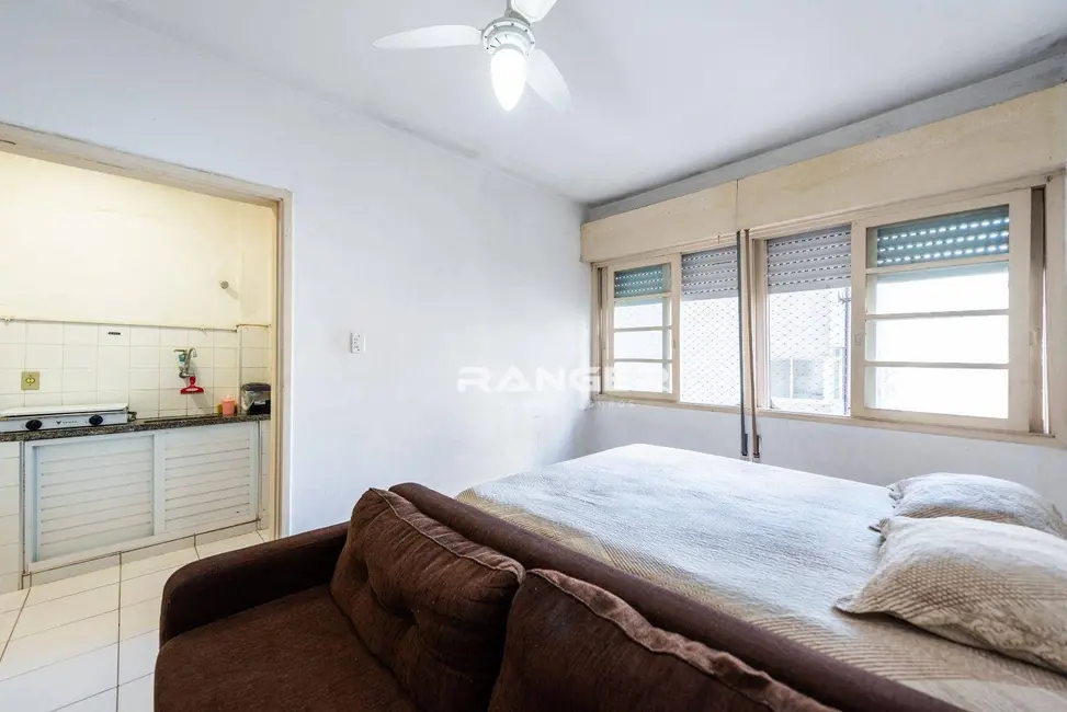 Kitnet com 1 quarto para alugar, 31m2 em Embaré, Santos - SP - imagem 3 Foto 3 de Kitnet com 1 quarto para alugar, 31m2 em Embaré, Santos - SP