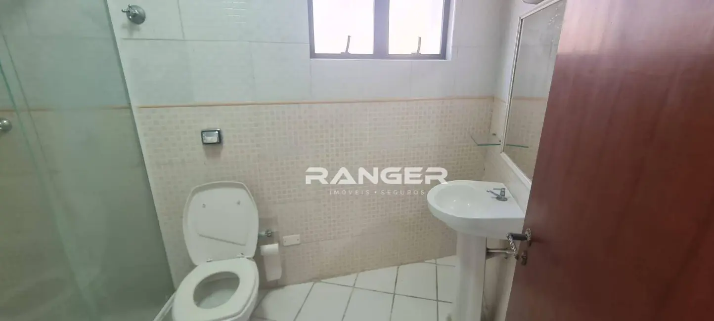 Apartamento com 2 quartos para alugar, 130m2 em Embaré, Santos - SP - imagem 3 Foto 3 de Apartamento com 2 quartos para alugar, 130m2 em Embaré, Santos - SP