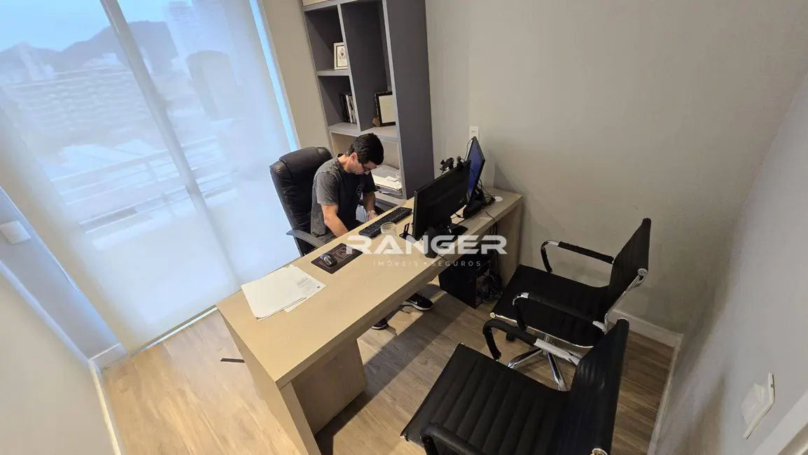 Sala Comercial à venda, 42m2 em Santos - SP - imagem 2 Foto 2 de Sala Comercial à venda, 42m2 em Santos - SP