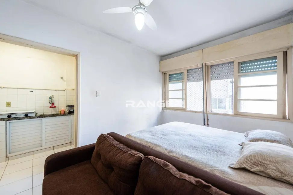 Kitnet com 1 quarto para alugar, 31m2 em Boqueirão, Santos - SP - imagem 3 Foto 3 de Kitnet com 1 quarto para alugar, 31m2 em Boqueirão, Santos - SP