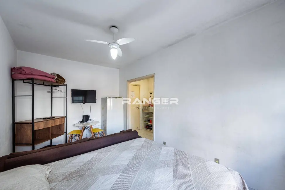Foto 2 de Kitnet com 1 quarto para alugar, 31m2 em Boqueirão, Santos - SP