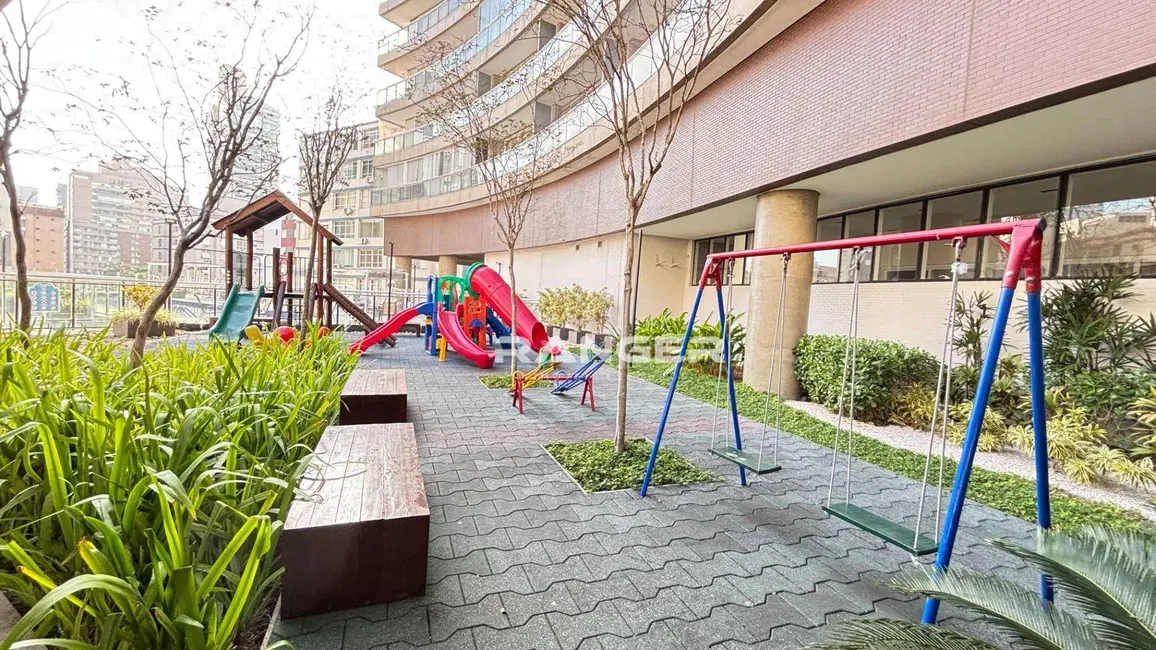 Foto 18 de Kitnet para alugar, 51m2 em José Menino, Santos - SP