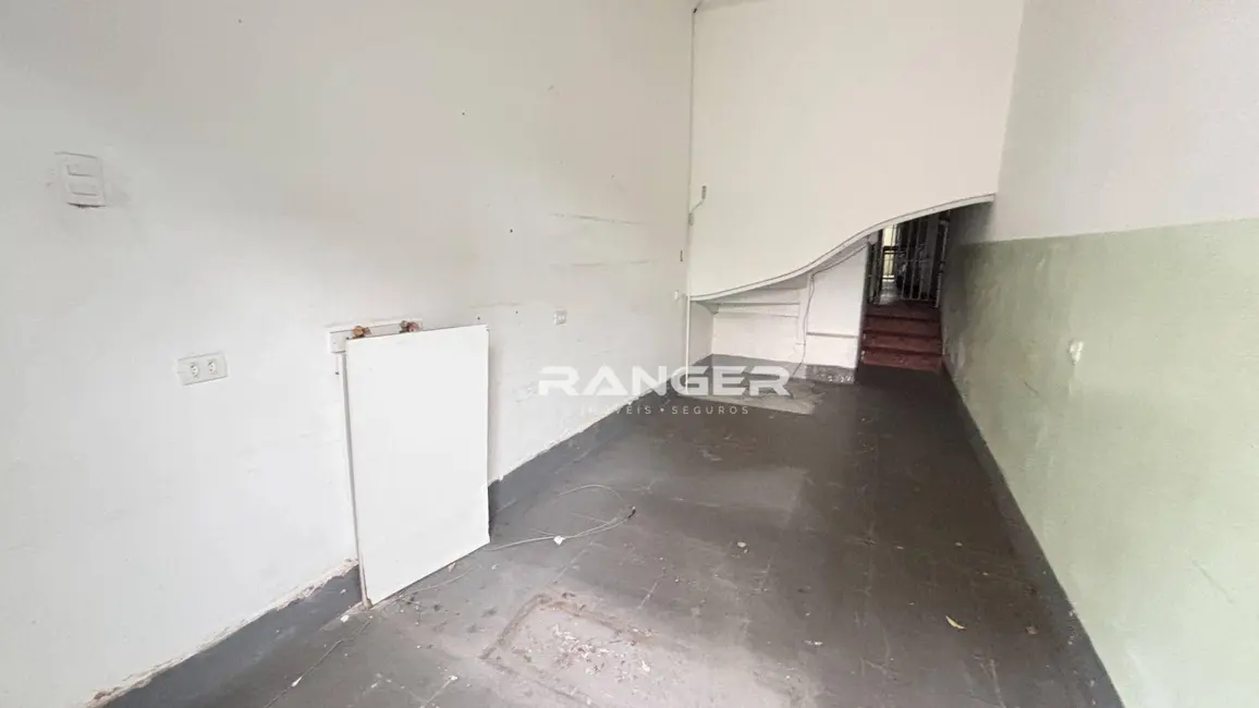 Casa com 3 quartos para alugar, 250m2 em Vila Belmiro, Santos - SP - imagem 8 Foto 8 de Casa com 3 quartos para alugar, 250m2 em Vila Belmiro, Santos - SP