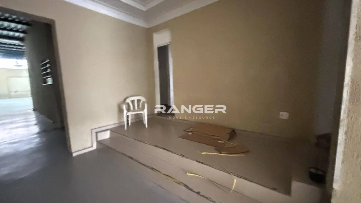 Casa com 3 quartos para alugar, 250m2 em Vila Belmiro, Santos - SP - imagem 9 Foto 9 de Casa com 3 quartos para alugar, 250m2 em Vila Belmiro, Santos - SP