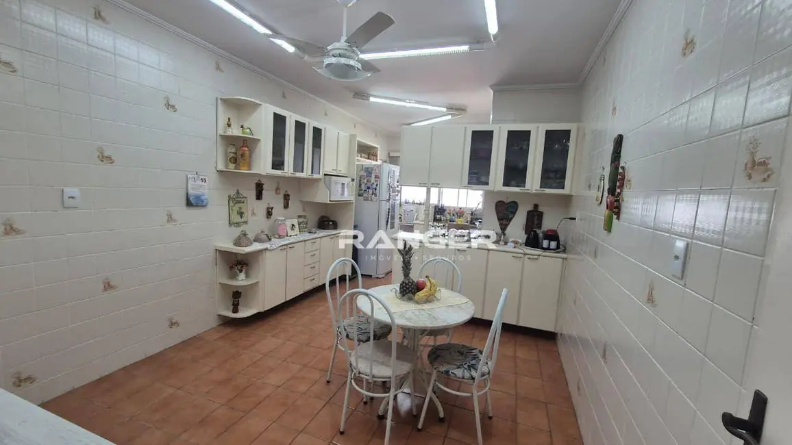 Apartamento com 3 quartos à venda, 165m2 em Campo Grande, Santos - SP - imagem 8 Foto 8 de Apartamento com 3 quartos à venda, 165m2 em Campo Grande, Santos - SP