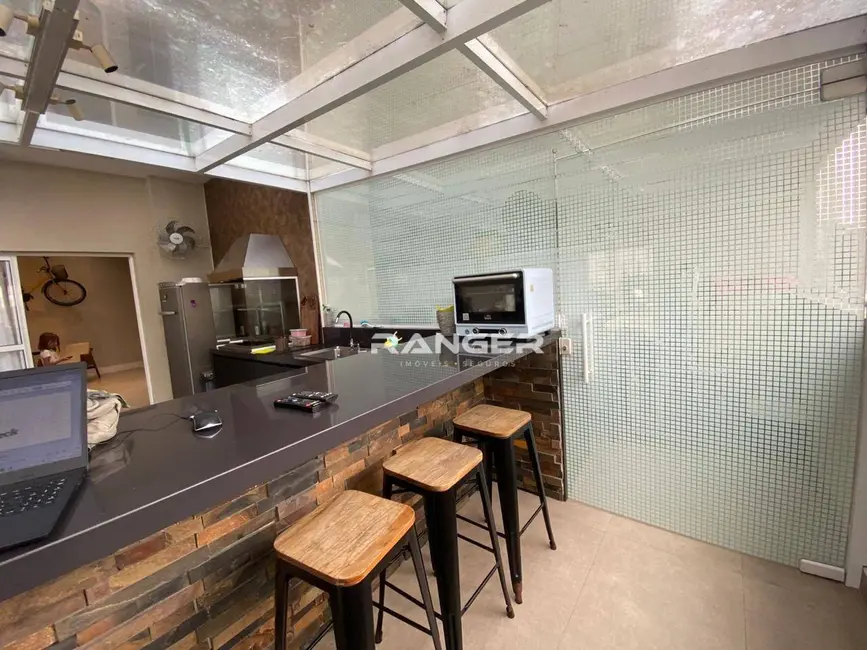 Apartamento com 3 quartos à venda, 219m2 em Campo Grande, Santos - SP - imagem 4 Foto 4 de Apartamento com 3 quartos à venda, 219m2 em Campo Grande, Santos - SP