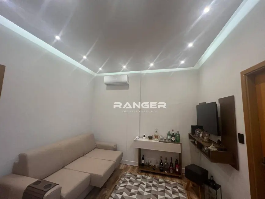 Foto 1 de Apartamento com 2 quartos para alugar, 68m2 em Gonzaga, Santos - SP