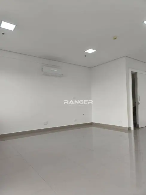 Sala Comercial para alugar, 42m2 em Macuco, Santos - SP - imagem 6 Foto 6 de Sala Comercial para alugar, 42m2 em Macuco, Santos - SP