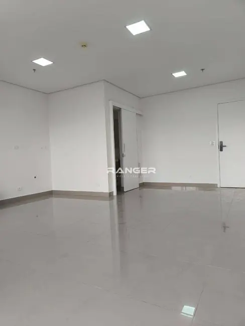 Sala Comercial para alugar, 42m2 em Macuco, Santos - SP - imagem 5 Foto 5 de Sala Comercial para alugar, 42m2 em Macuco, Santos - SP