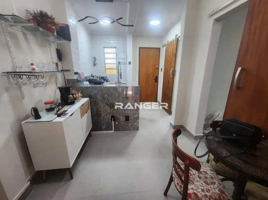 Foto 1 de Apartamento com 1 quarto para alugar, 50m2 em Marapé, Santos - SP