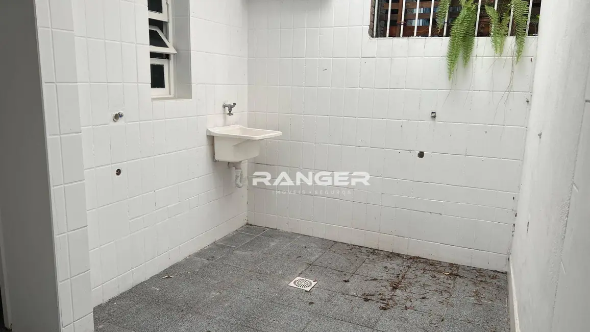 Foto 13 de Casa para alugar, 50m2 em Marapé, Santos - SP