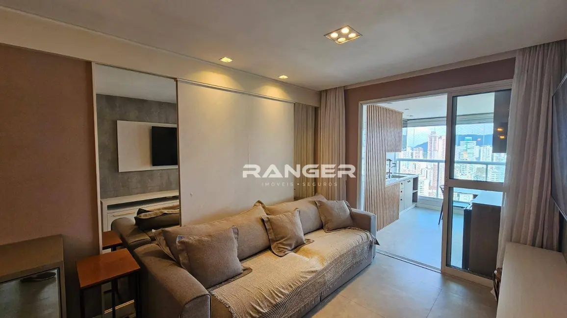 Apartamento com 3 quartos para alugar, 134m2 em Gonzaga, Santos - SP - imagem 7 Foto 7 de Apartamento com 3 quartos para alugar, 134m2 em Gonzaga, Santos - SP