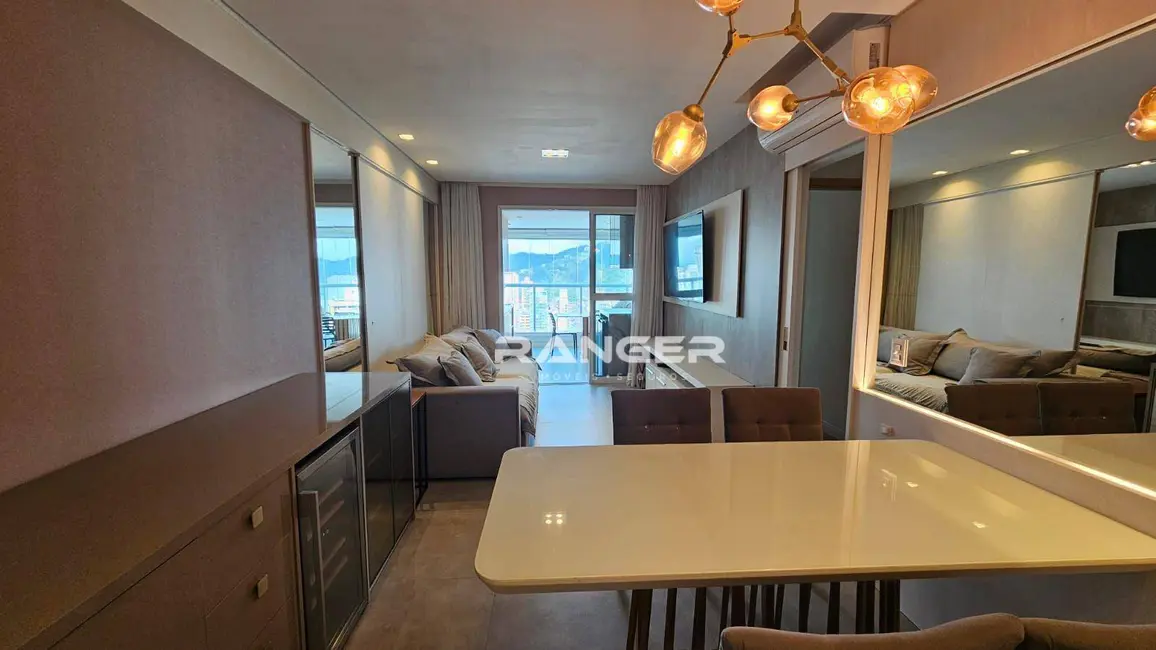Apartamento com 3 quartos para alugar, 134m2 em Gonzaga, Santos - SP - imagem 2 Foto 2 de Apartamento com 3 quartos para alugar, 134m2 em Gonzaga, Santos - SP