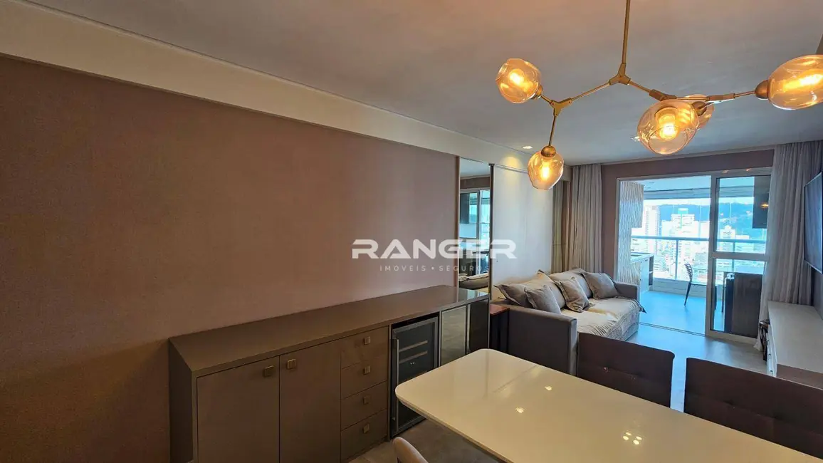 Apartamento com 3 quartos para alugar, 134m2 em Gonzaga, Santos - SP - imagem 6 Foto 6 de Apartamento com 3 quartos para alugar, 134m2 em Gonzaga, Santos - SP