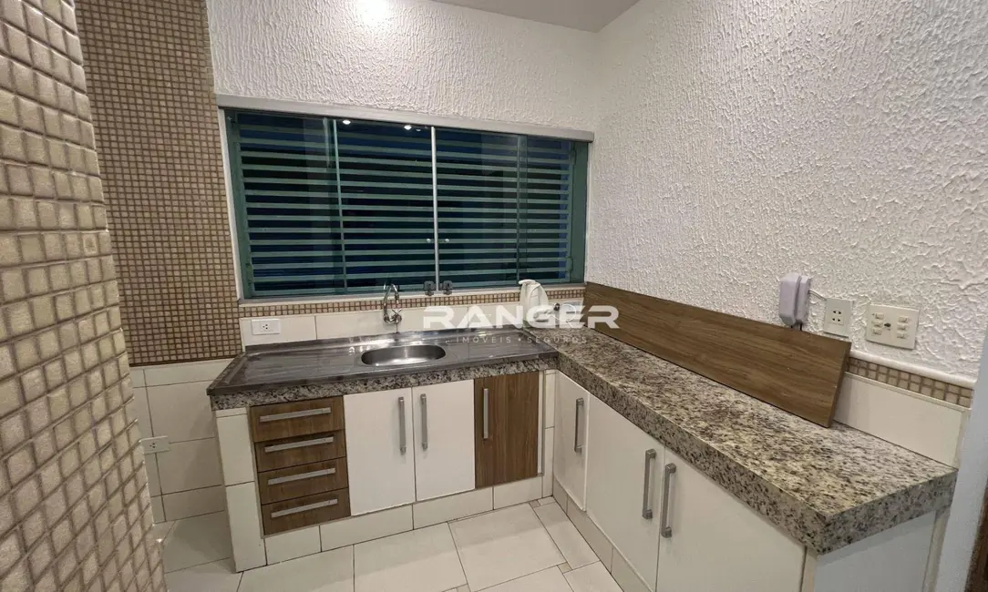 Casa com 2 quartos à venda, 96m2 em Marapé, Santos - SP - imagem 4 Foto 4 de Casa com 2 quartos à venda, 96m2 em Marapé, Santos - SP