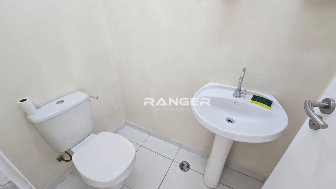 Sala Comercial à venda, 42m2 em Santos - SP - imagem 2 Foto 2 de Sala Comercial à venda, 42m2 em Santos - SP