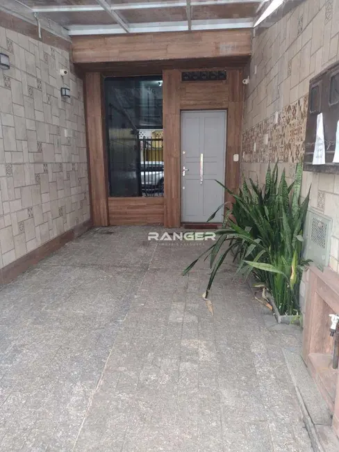 Foto 1 de Casa com 3 quartos para alugar, 140m2 em Gonzaga, Santos - SP