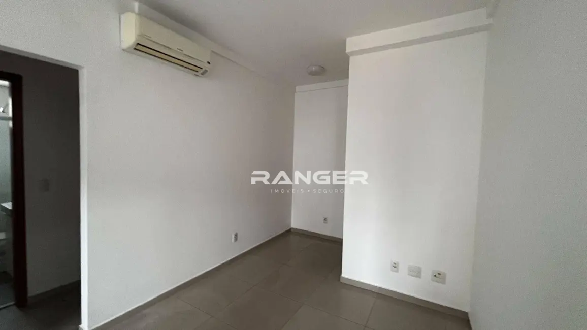 Foto 2 de Apartamento com 2 quartos para alugar, 60m2 em Gonzaga, Santos - SP