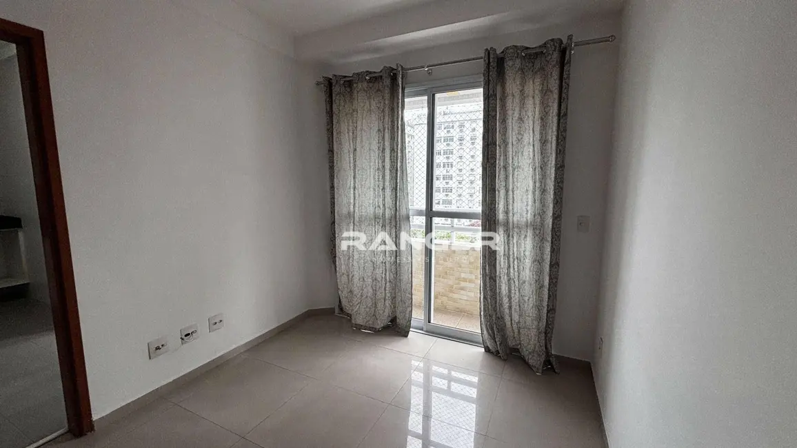 Foto 1 de Apartamento com 2 quartos para alugar, 60m2 em Gonzaga, Santos - SP