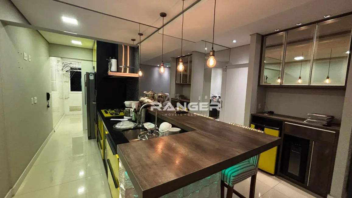 Foto 3 de Apartamento com 2 quartos para alugar, 85m2 em Marapé, Santos - SP