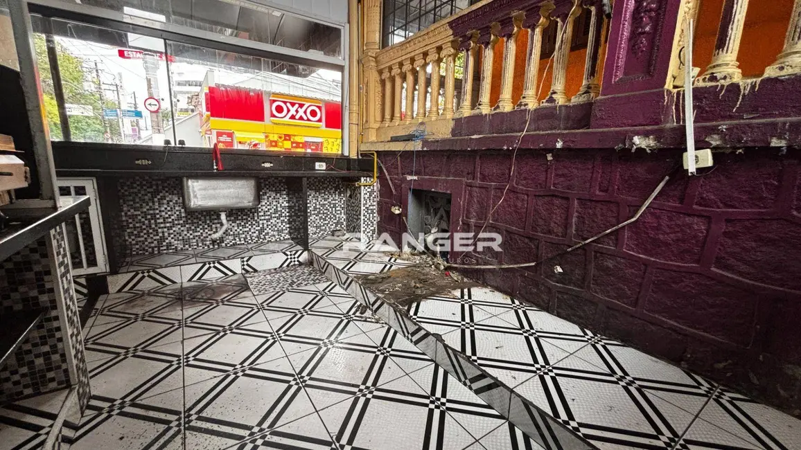 Foto 38 de Casa para alugar, 350m2 em Pompéia, Santos - SP