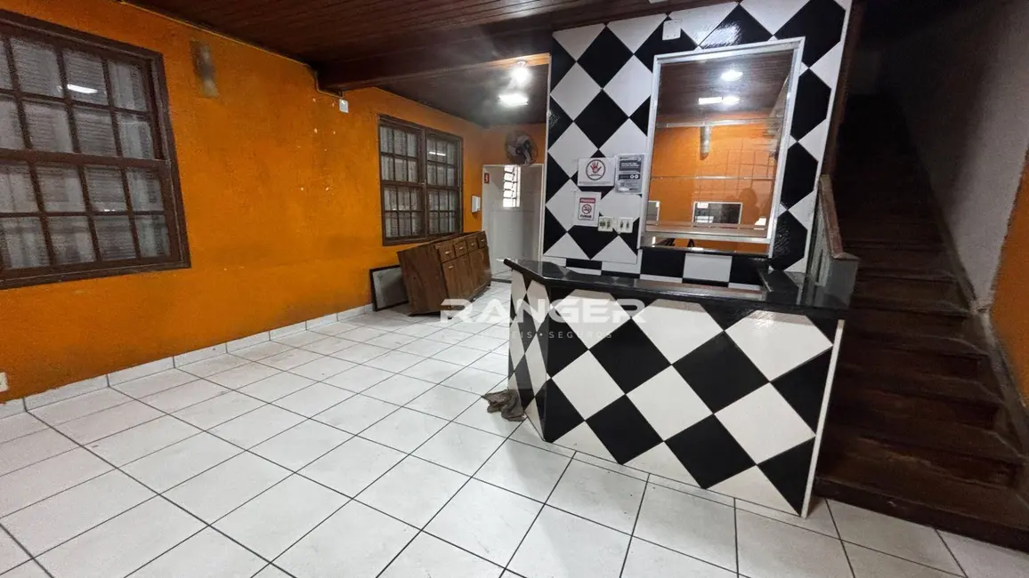 Foto 2 de Casa para alugar, 350m2 em Pompéia, Santos - SP