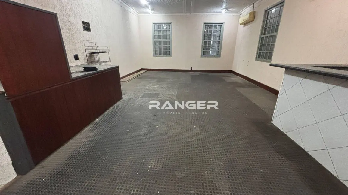 Foto 16 de Casa para alugar, 350m2 em Pompéia, Santos - SP