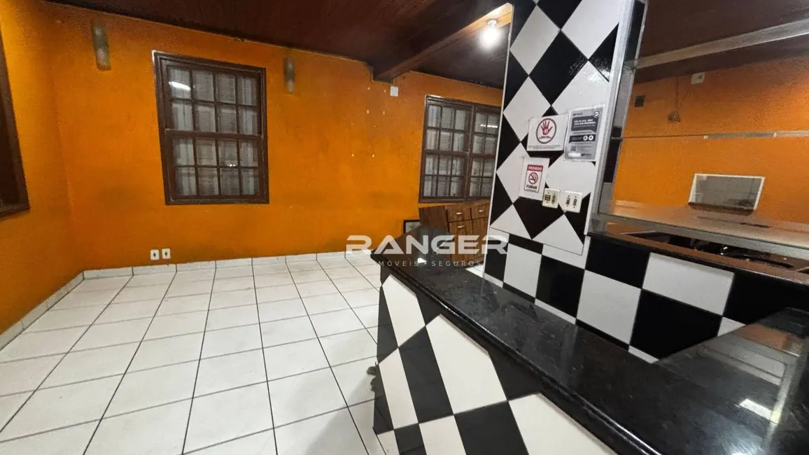 Foto 3 de Casa para alugar, 350m2 em Pompéia, Santos - SP