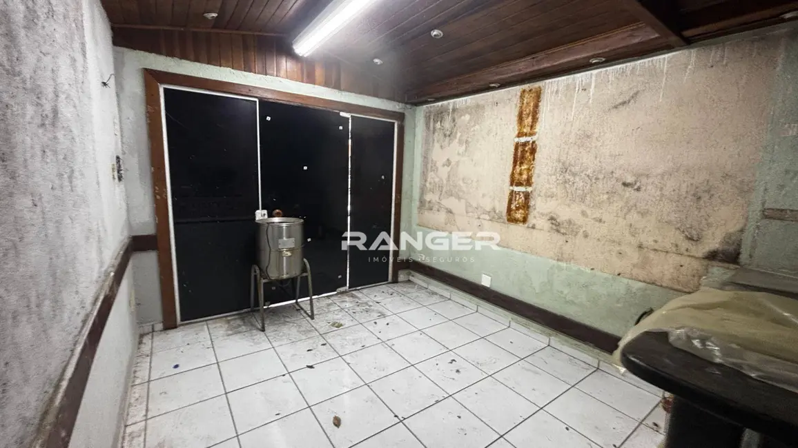 Foto 19 de Casa para alugar, 350m2 em Pompéia, Santos - SP