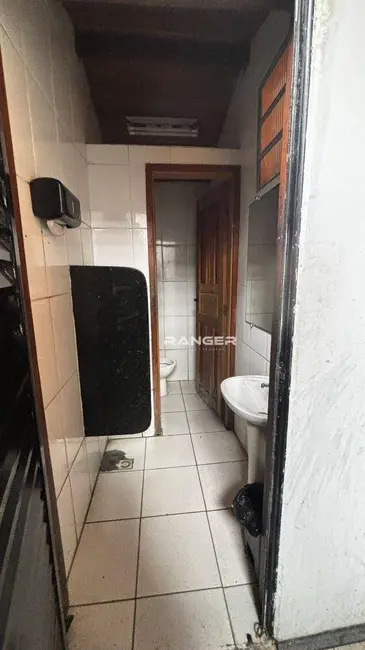Foto 30 de Casa para alugar, 350m2 em Pompéia, Santos - SP