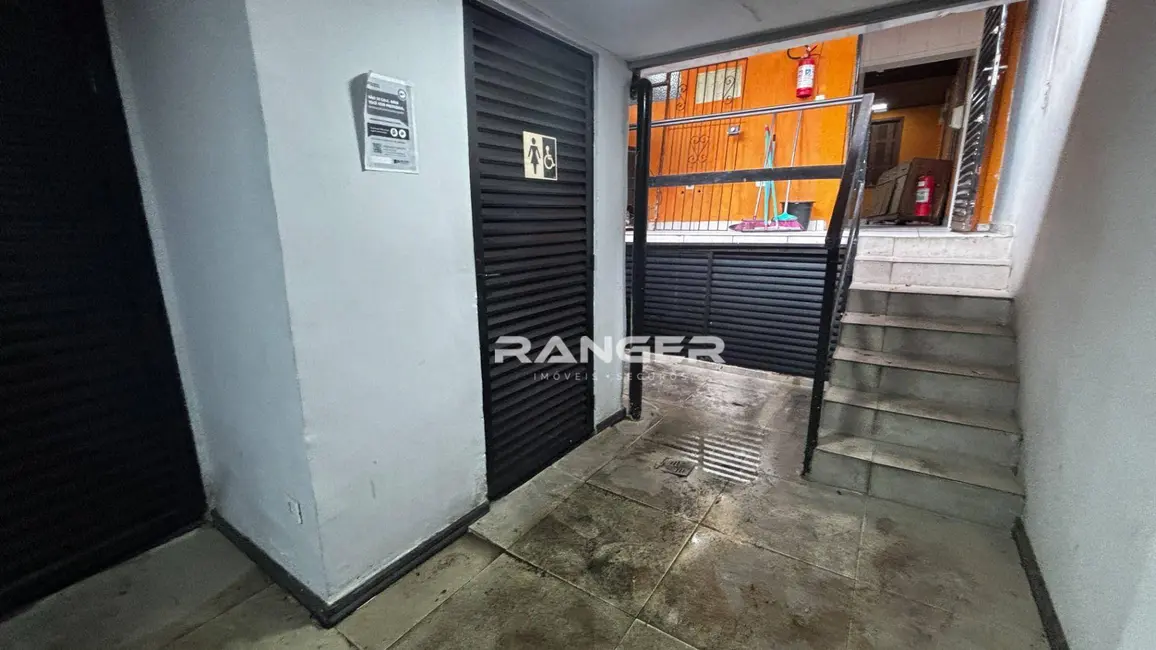 Foto 4 de Casa para alugar, 350m2 em Pompéia, Santos - SP