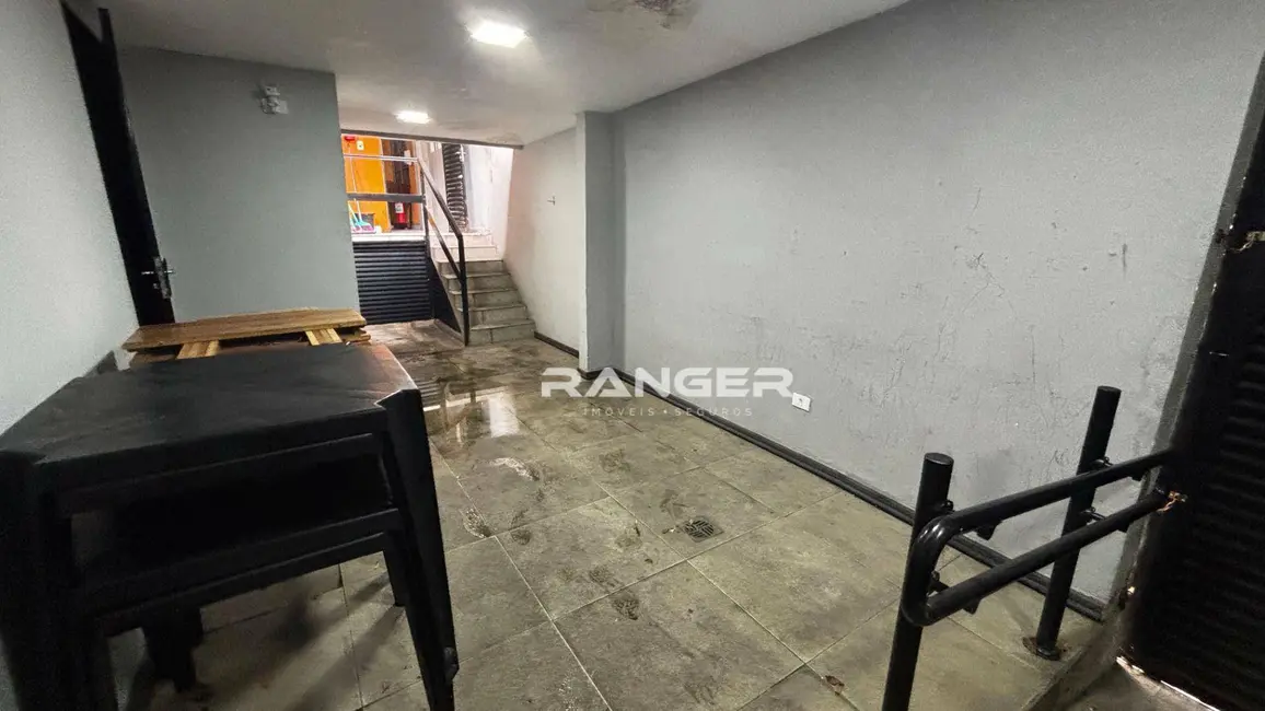 Foto 24 de Casa para alugar, 350m2 em Pompéia, Santos - SP