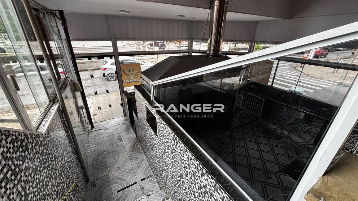 Foto 33 de Casa para alugar, 350m2 em Pompéia, Santos - SP