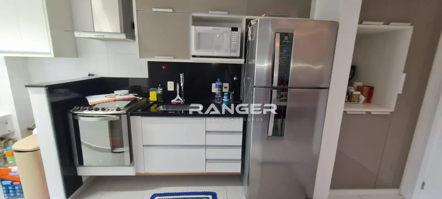 Foto 3 de Apartamento com 2 quartos para alugar, 80m2 em Gonzaga, Santos - SP