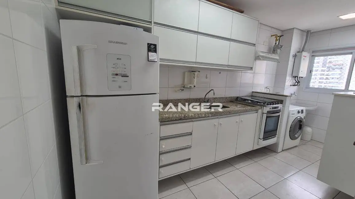 Foto 8 de Apartamento com 2 quartos para alugar, 72m2 em Gonzaga, Santos - SP