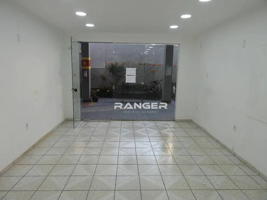 Loja à venda, 80m2 em Gonzaga, Santos - SP - imagem 1 Foto 1 de Loja à venda, 80m2 em Gonzaga, Santos - SP